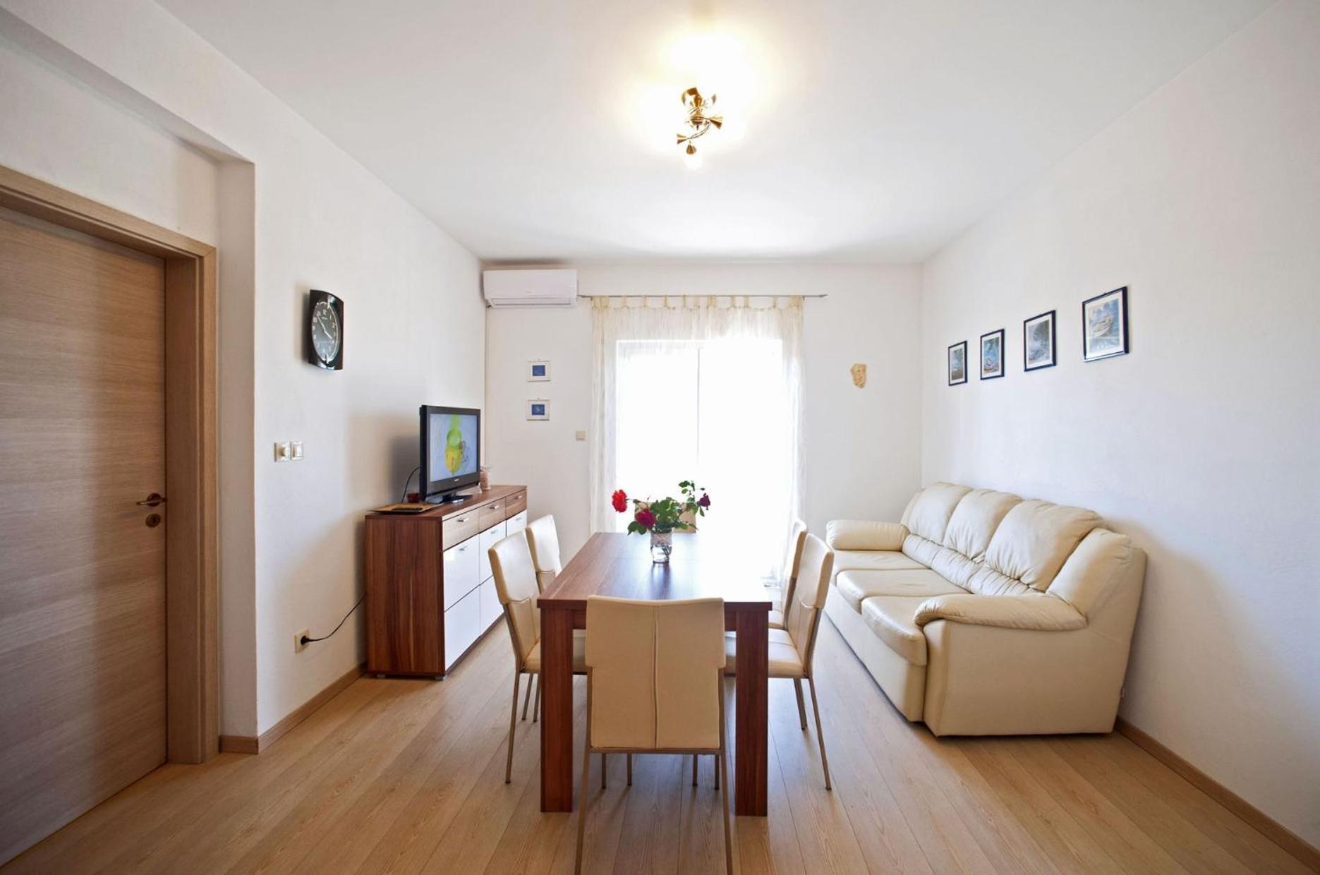 Apartments With A Parking Space Gornje Selo, Solta - 15545 Grohote Habitación foto