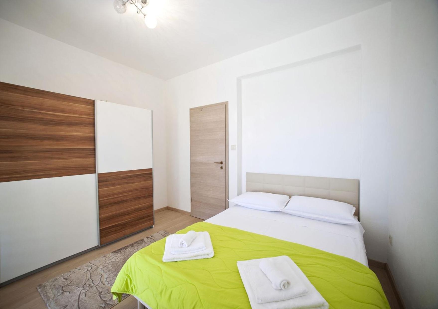 Apartments With A Parking Space Gornje Selo, Solta - 15545 Grohote Habitación foto